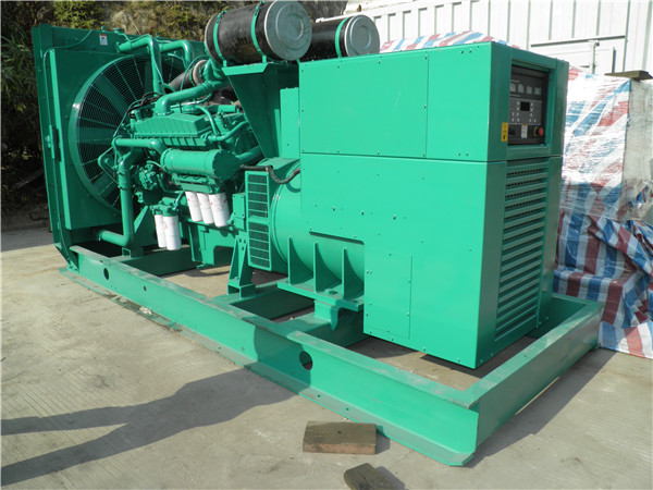 乌拉特后出租发电机-进口柴油发电机组与国产柴油发电机组的区别