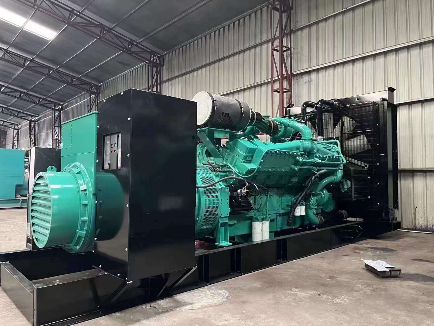 乌拉特后如何降低 800kW 柴油发电机输出电流的波动？