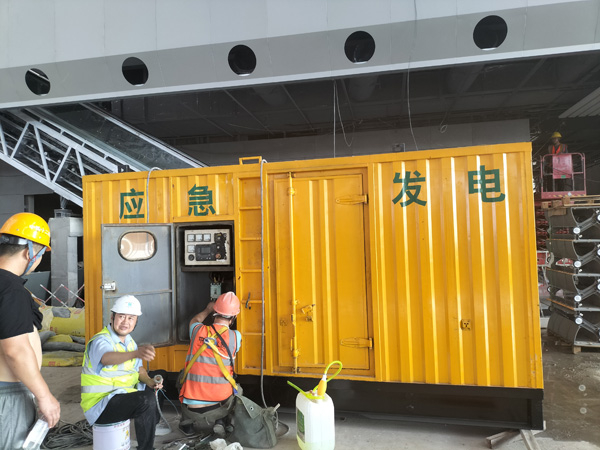 乌拉特后怎样判断空气滤清器是否需要更换？