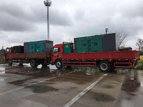 乌拉特后涂抹密封胶后,需要等待多长时间才能安装水冷式机油散热器密封件?